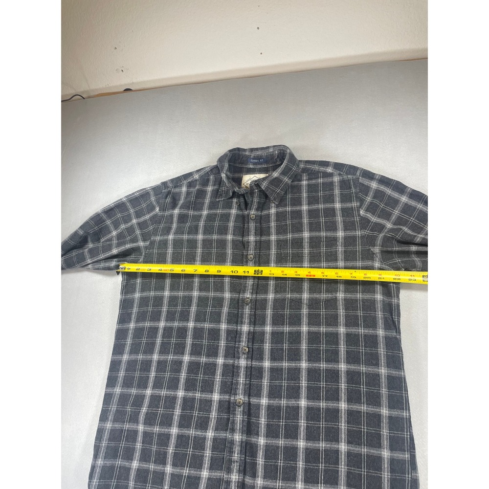 St. Johns Bay Legacy Flannel Men's M Charcoal Grey Plaid Button Down Shirt - Picture 4 of 8